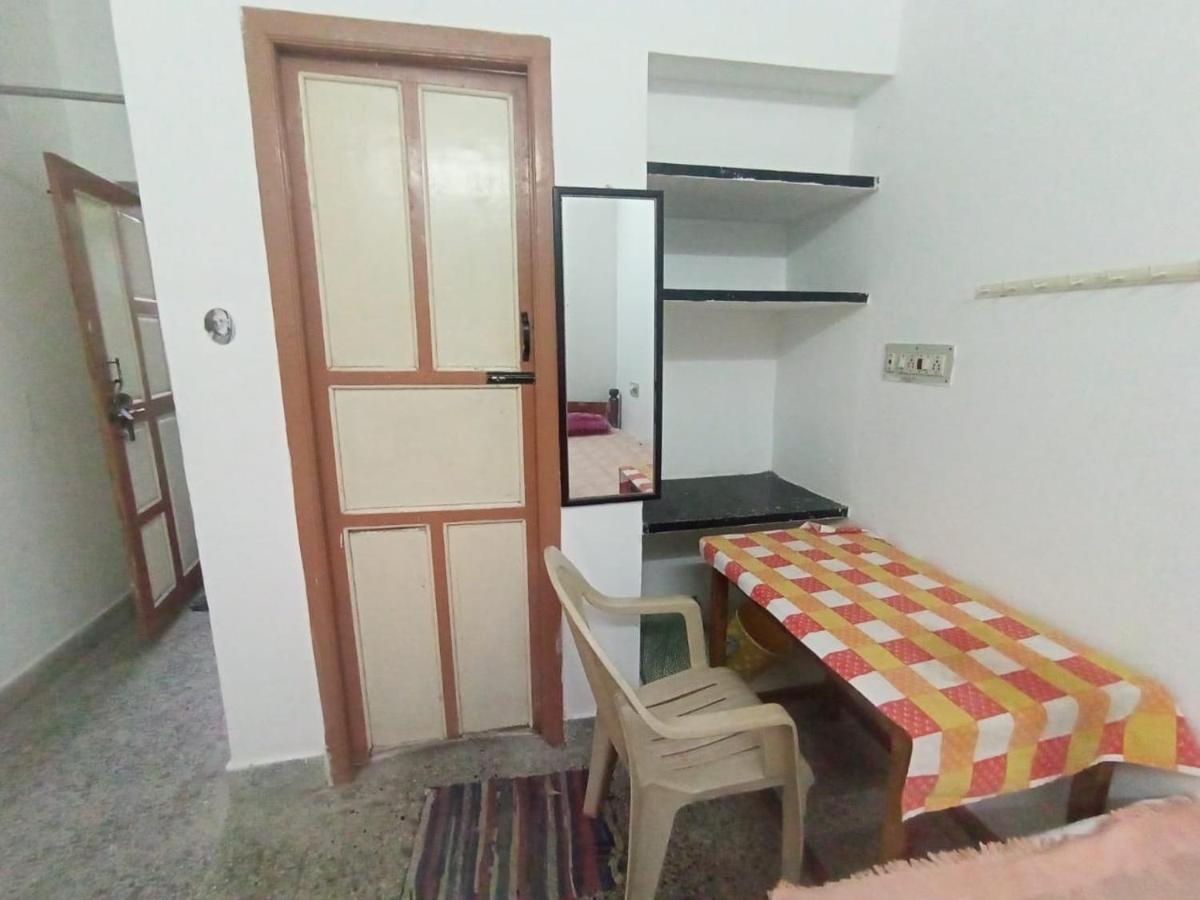 Sri Shankaraa Guest House Tiruvannāmalai Esterno foto