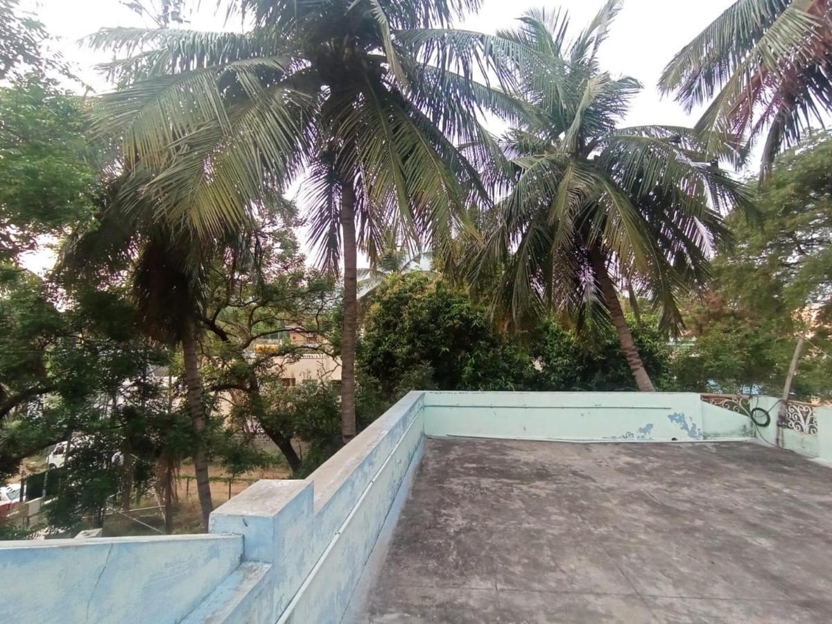 Sri Shankaraa Guest House Tiruvannāmalai Esterno foto